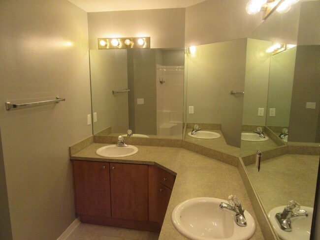 Building Photo - 3115 Meadow St