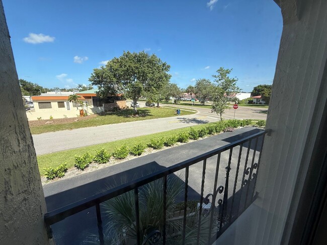 Building Photo - 2 Bedroom/2 Bathroom Available Now! 55+ An...