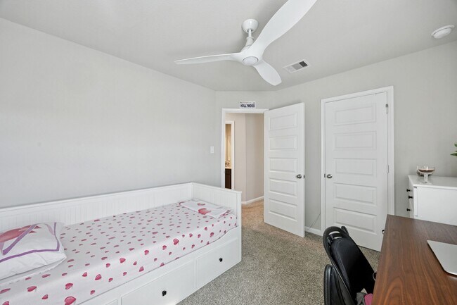 Building Photo - 21030 Albany Landing Ln