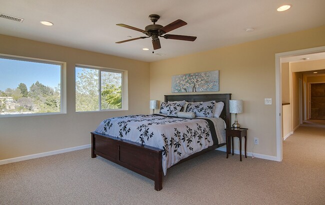 Building Photo - Barcelona Ridge Estates