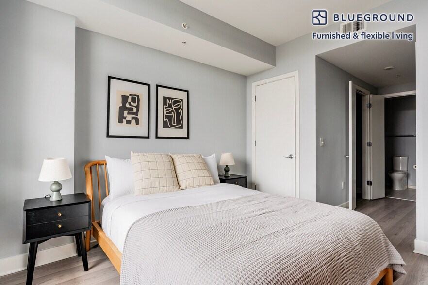 Building Photo - 4850 Rugby Ave