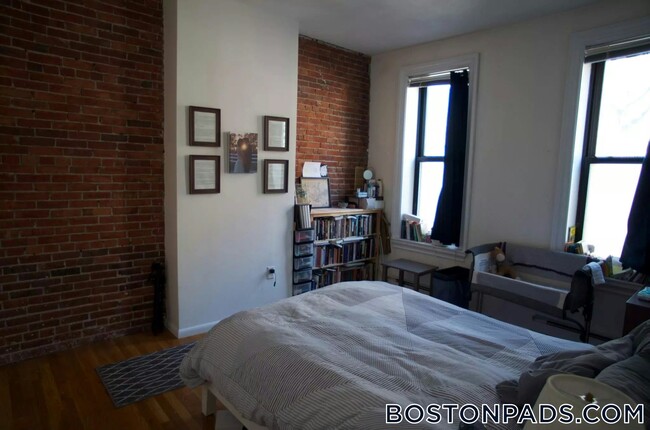 Building Photo - 23 Cortes St