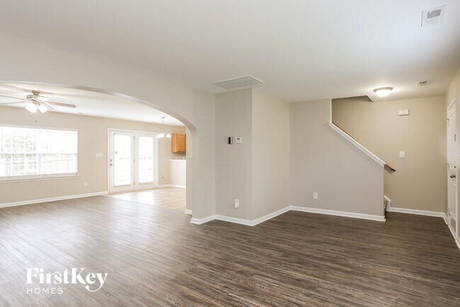 Building Photo - 5 Stepney Ct
