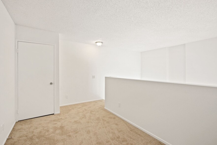 Building Photo - 3685 Watseka Ave