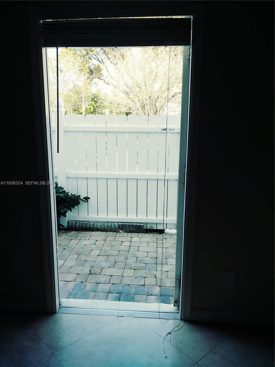 Building Photo - 1864 NE 46th St