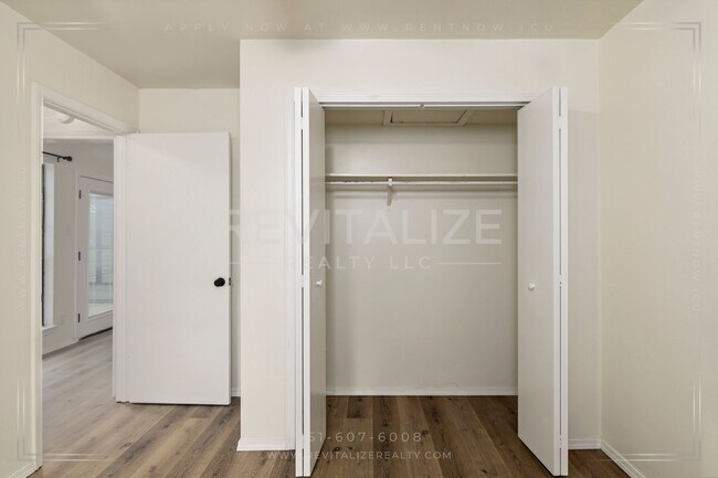 Building Photo - Beautifully Updated 3BR / 2BA in West Mobile with Private Courtyard