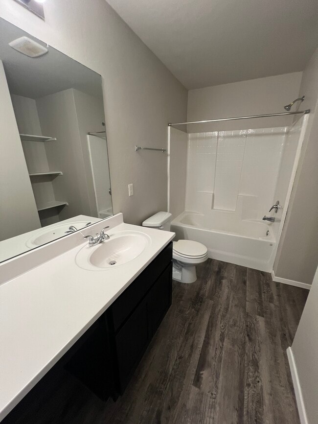 Building Photo - 1840 Land Run Dr