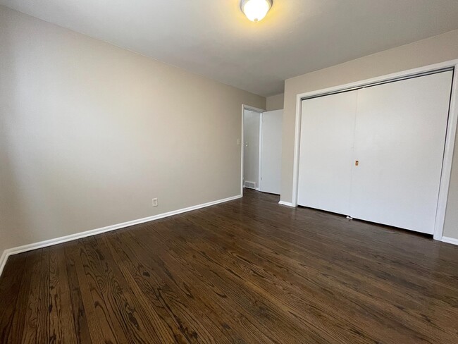 Building Photo - 5806 N 76th St