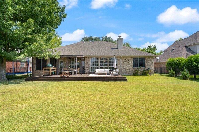 Building Photo - 2521 Butler National Dr