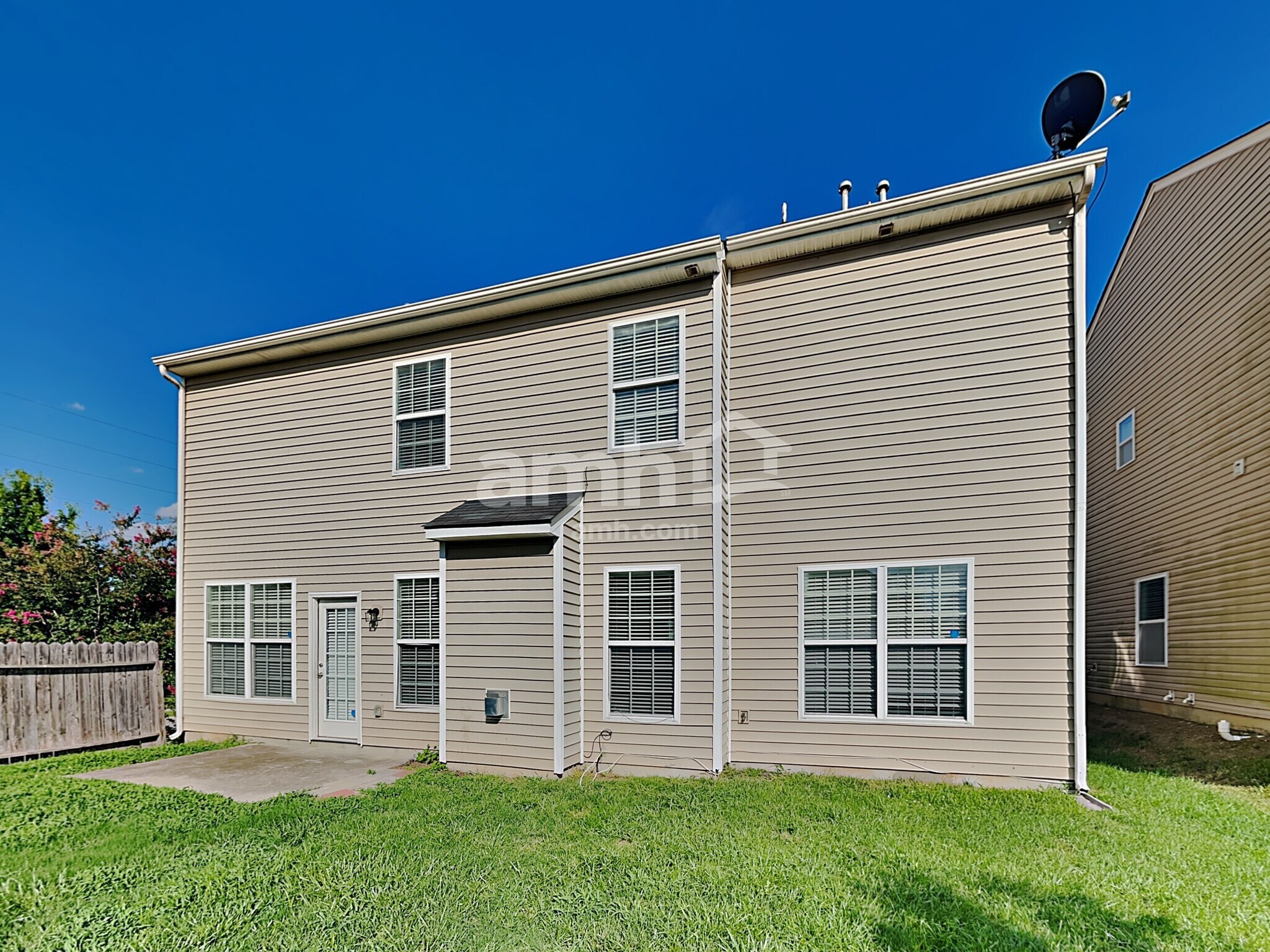 Building Photo - 4059 Houldsworth Dr