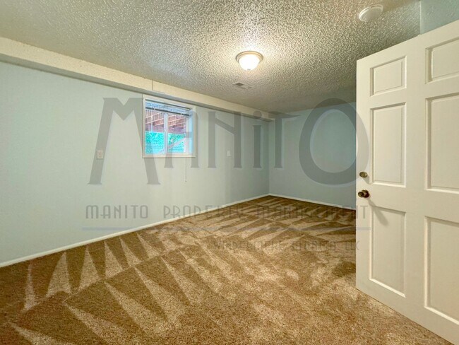 Building Photo - *COMING SOON* Entertainer's Delight - Spra...