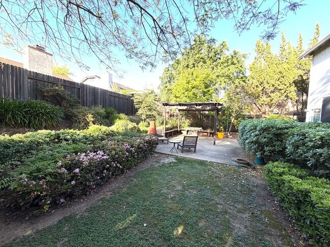 Building Photo - Beautiful 2-Story Home in the highly sought after Stanford Ranch community!