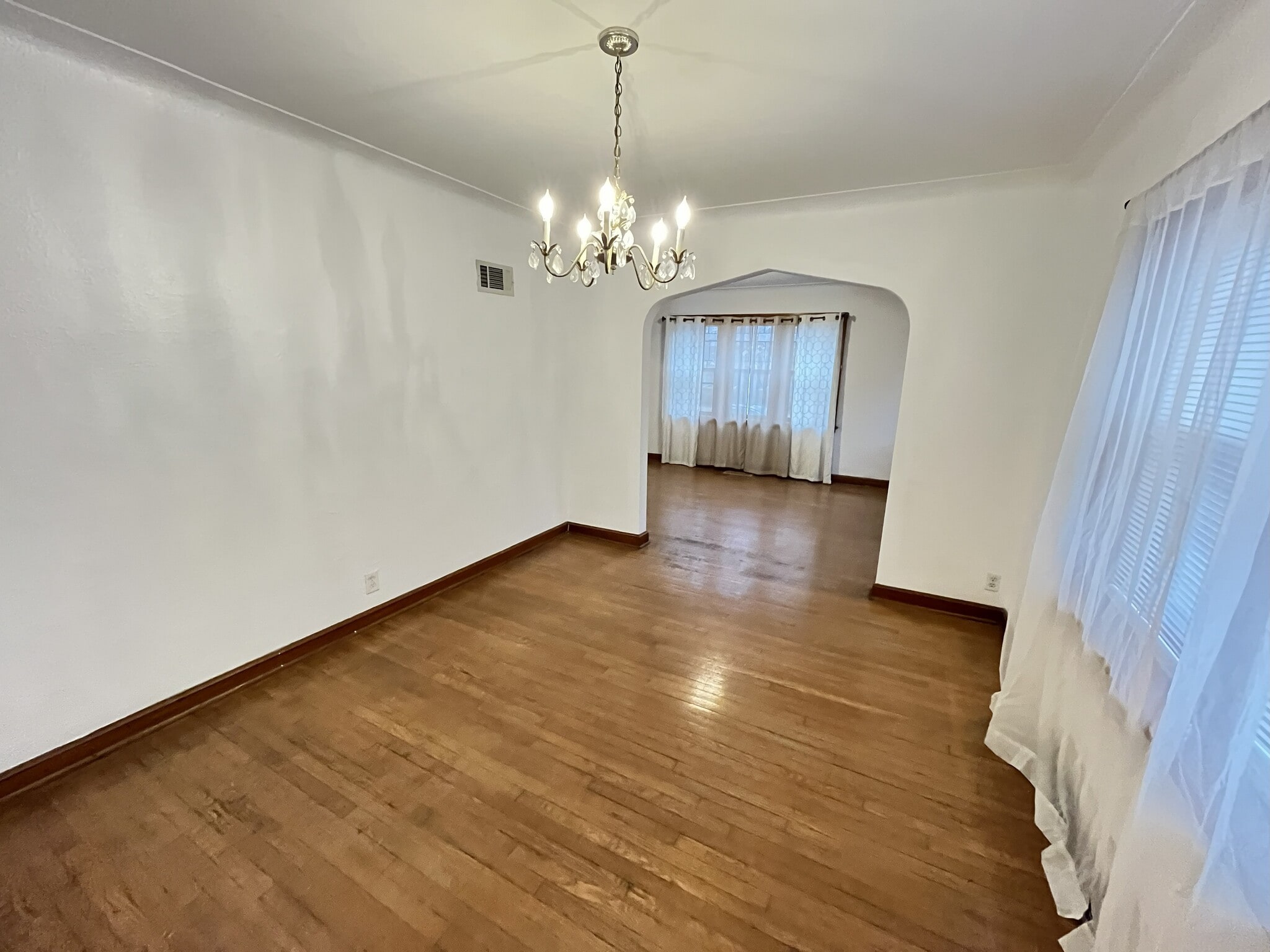 Building Photo - 6430 Bancroft Ave