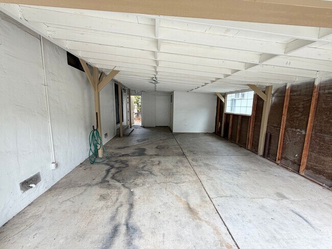 Building Photo - 2228 Roanoke Ave