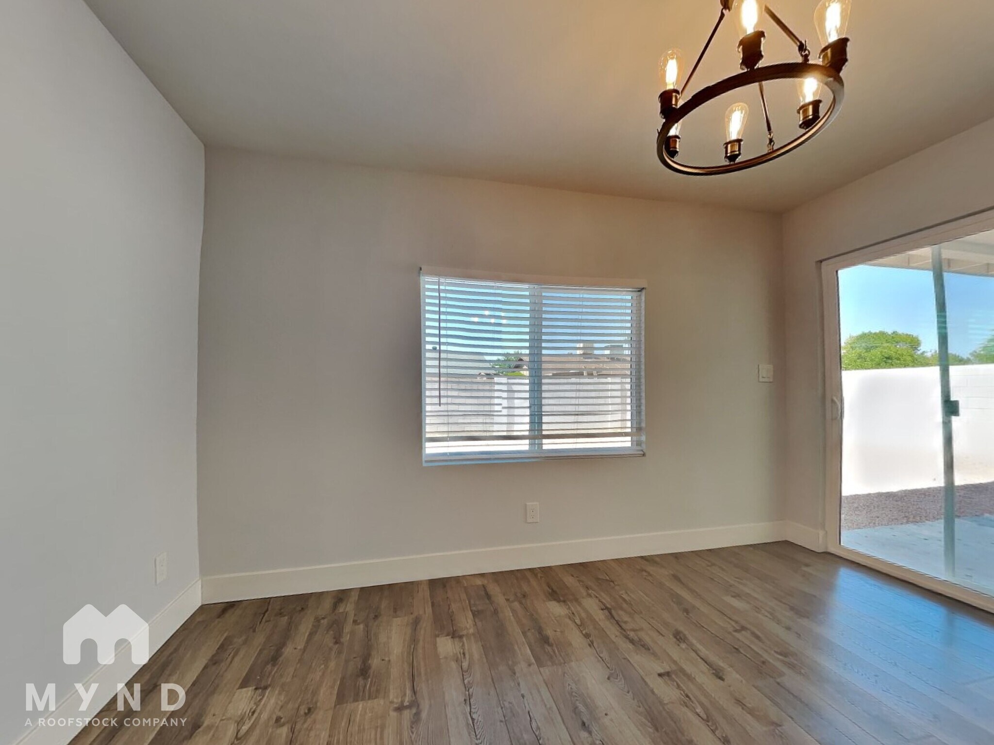 Building Photo - 2528 E Hermosa Dr