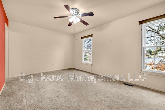 Building Photo - 44 Robin Ridge Ct