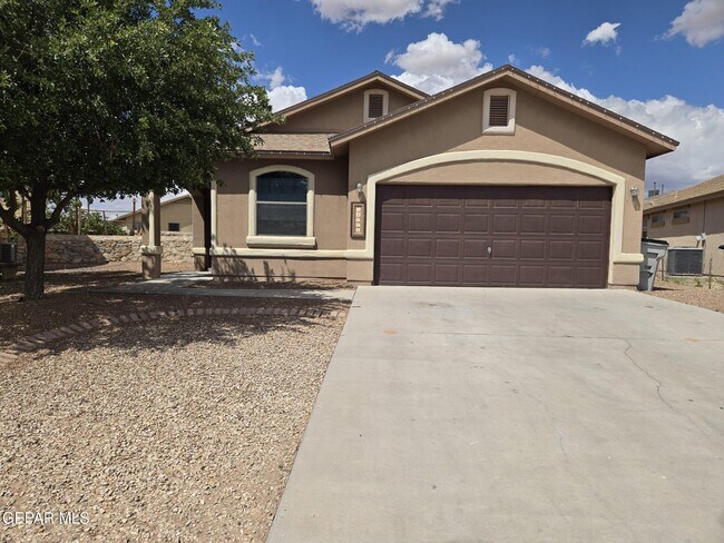 Building Photo - 14275 Ranier Point Dr