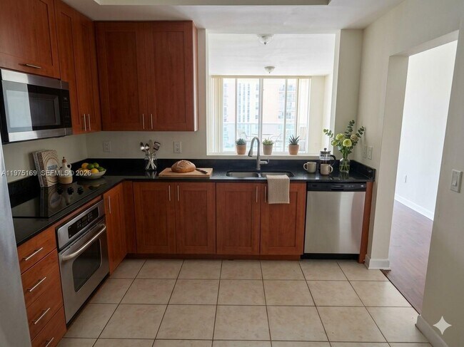 Building Photo - 3340 NE 190th St