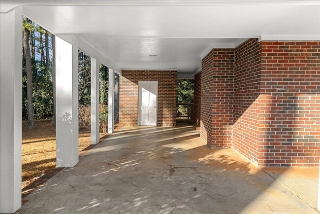 Building Photo - Lovely 3 Bedroom / 2 Bathroom Renovated Ranch Home for Rent