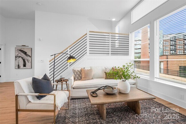 Building Photo - 411 Charles Ave