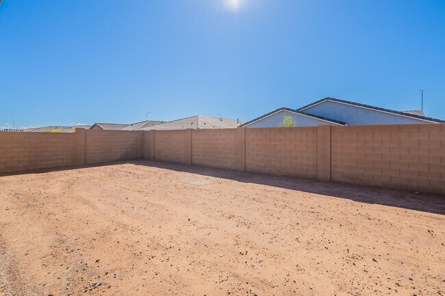 Building Photo - 8147 E Paloma Ave