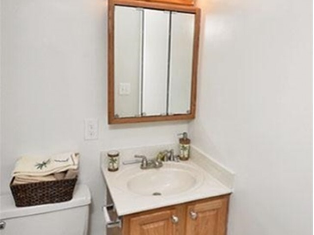 Master Bedroom Half Bath - Tide Mill Apartments