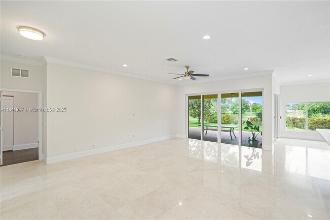 Building Photo - 720 Cypress Pointe Dr W