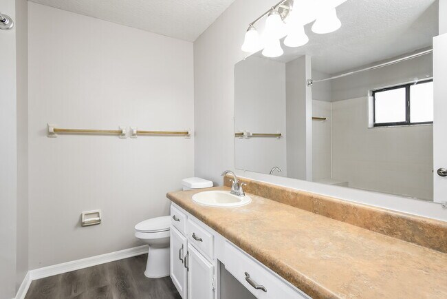 Building Photo - 2258 Baker Ave