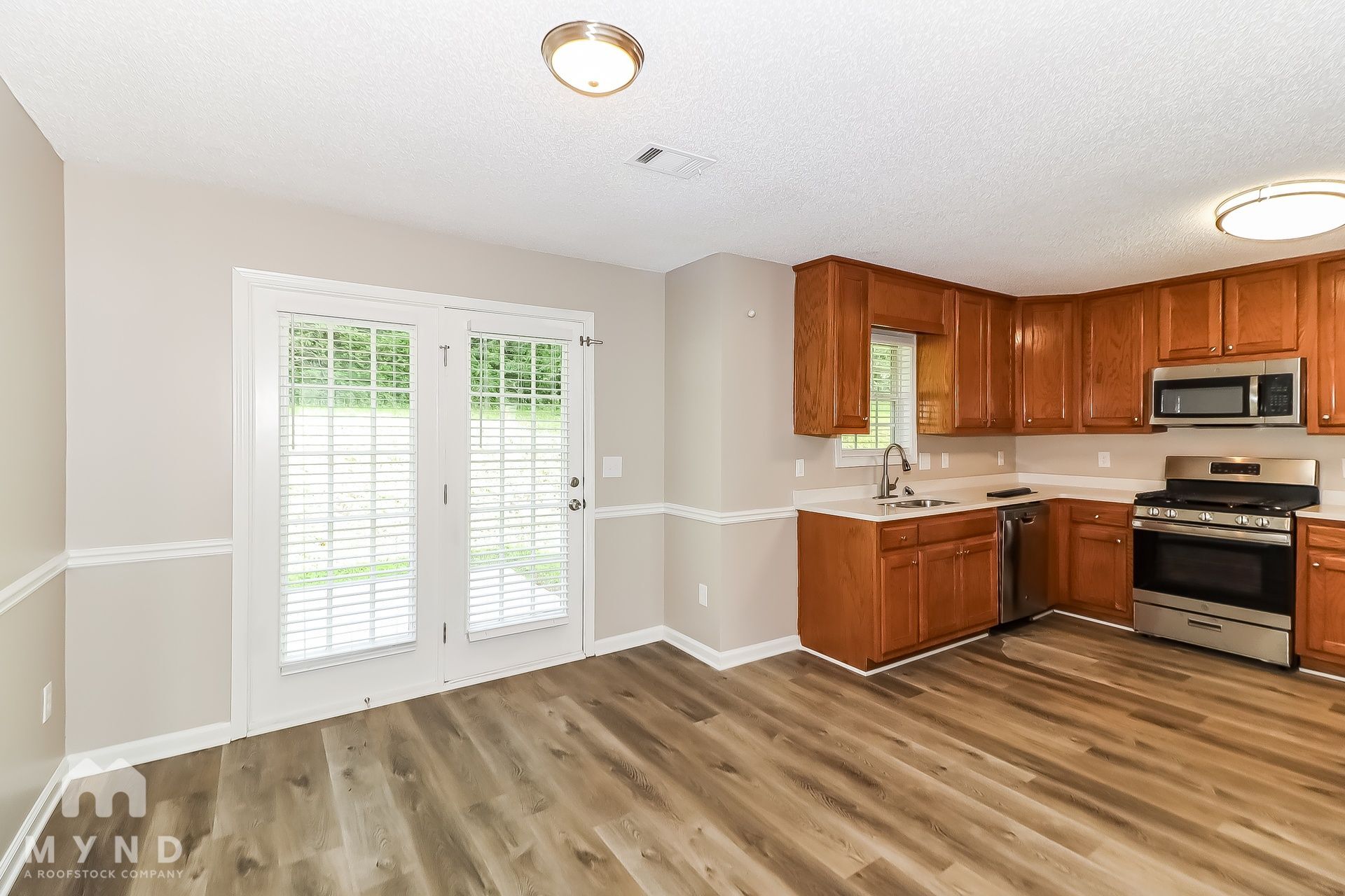 Building Photo - 203 Peachtree Glen Dr