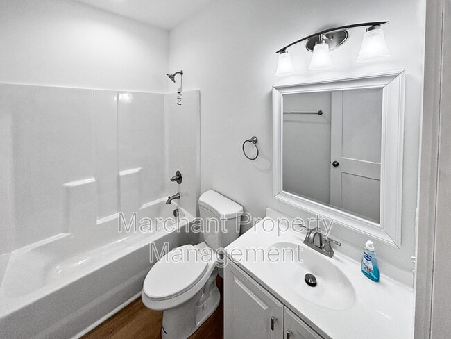 Building Photo - 7 20th St