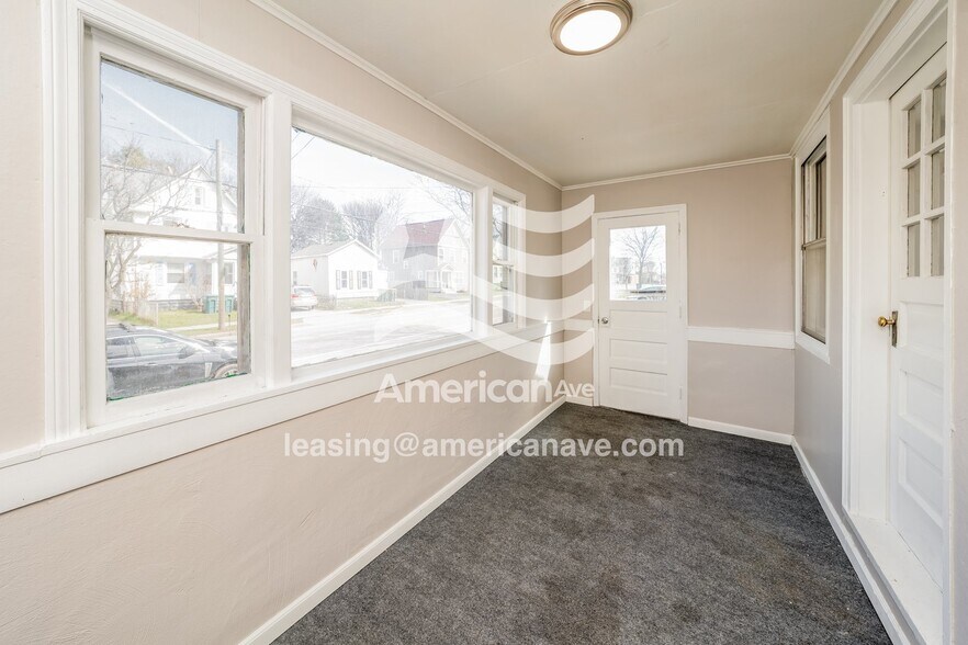 Building Photo - 709 W Broad St