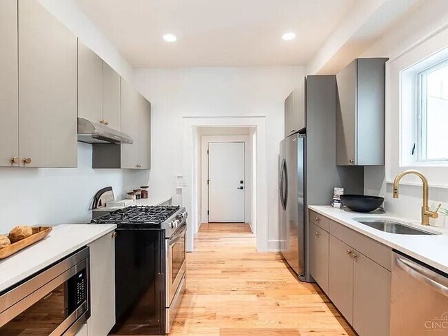 Building Photo - 1325 Knowlton St