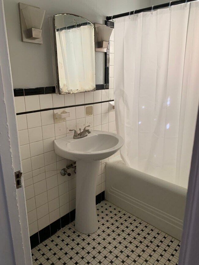 Building Photo - 1509 Jackson St