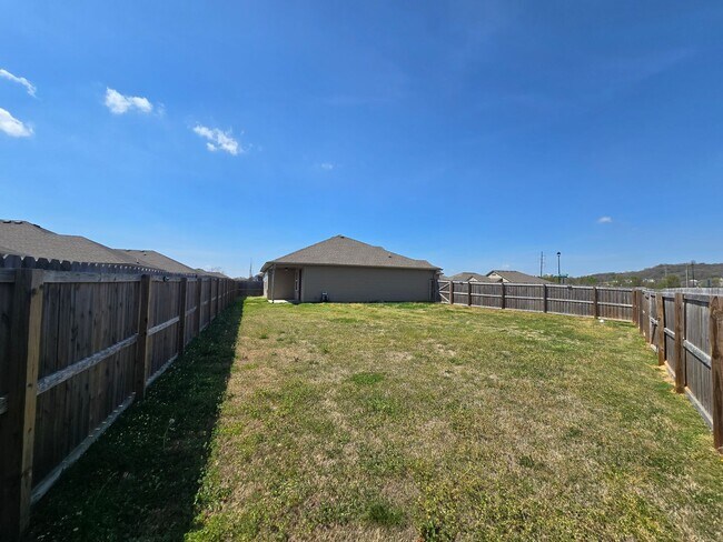 Building Photo - House for Rent near UofA