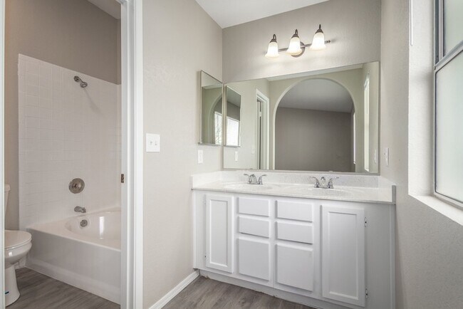 Building Photo - $500 Move-In Credit (ends 9/30) | Newly Remodeled 3BR w/ Pool