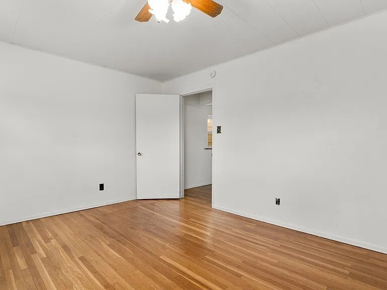 Building Photo - 179 Frank St