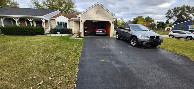 Building Photo - 539 Thorndale Dr