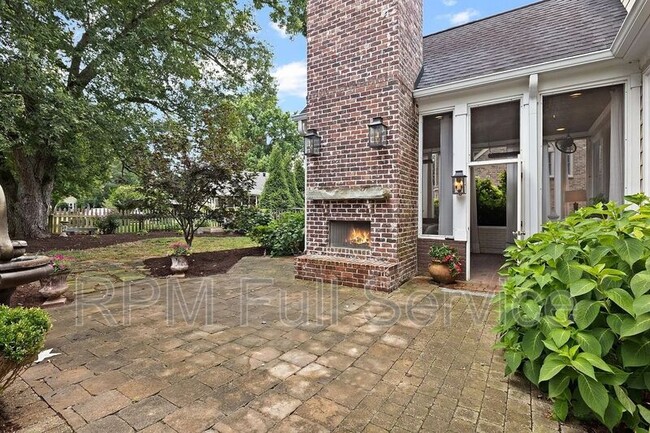 Building Photo - 177 Cottonwood Dr