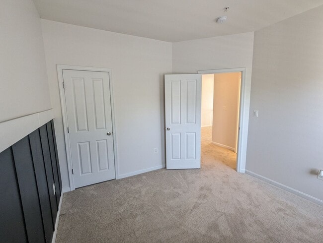 Building Photo - Impeccably maintained SFH in Clarksburg re...