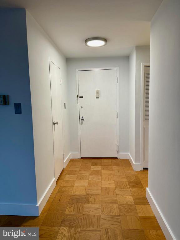 Building Photo - 10201 Grosvenor Pl