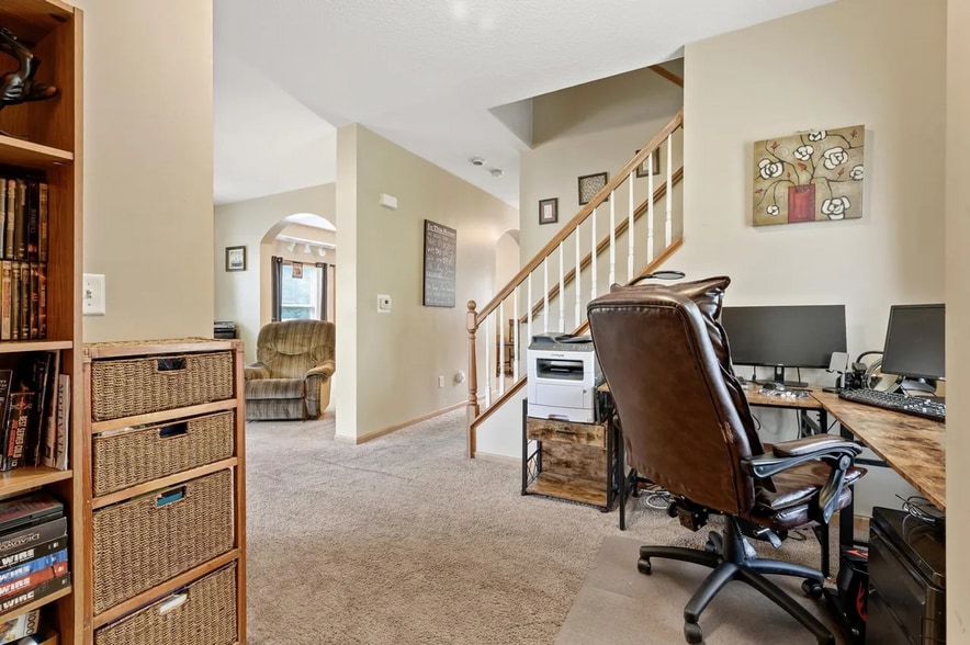 Building Photo - 1600 N Thomas Ave