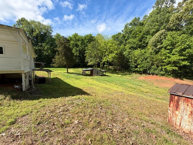 Building Photo - Hamptonville - HWY 901 - 3 Bedroom/ 1 Bathroom