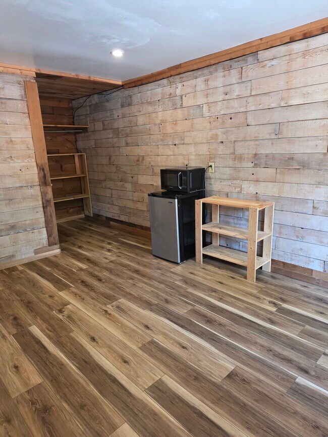 Building Photo - 61716 East Hwy 26 Cabin #6