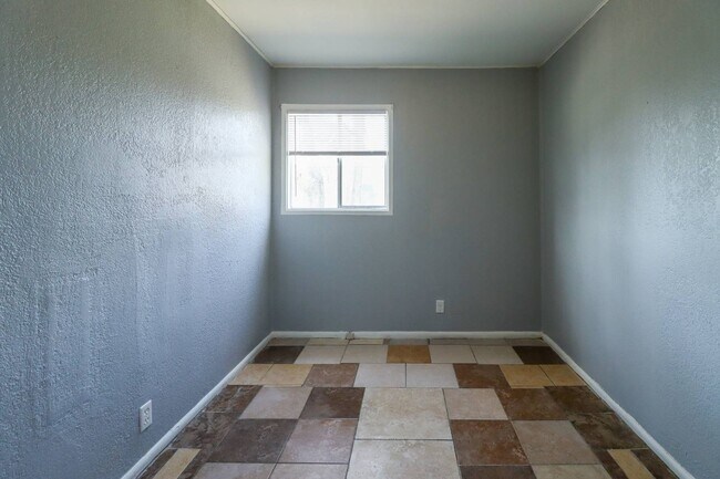 Building Photo - 1309 Greenwood Ave