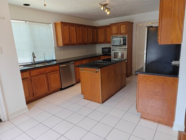 Building Photo - 3446 Mimosa Way