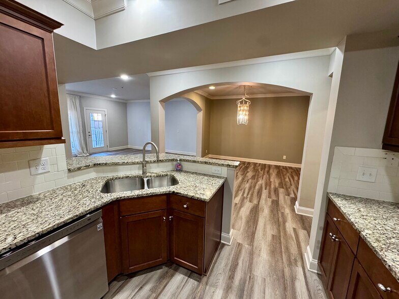 Building Photo - 3038 Massey Rd