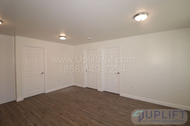 Building Photo - All new 2 bed 1 bath Duplex