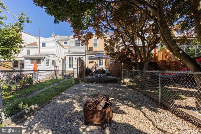 Building Photo - 214 Ripka St