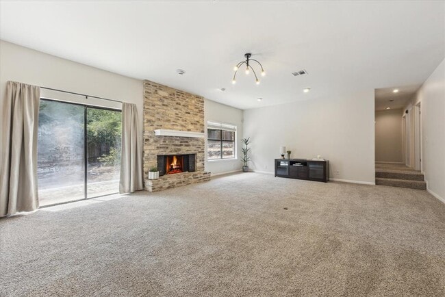 Building Photo - 3609 Peregrine Falcon Dr