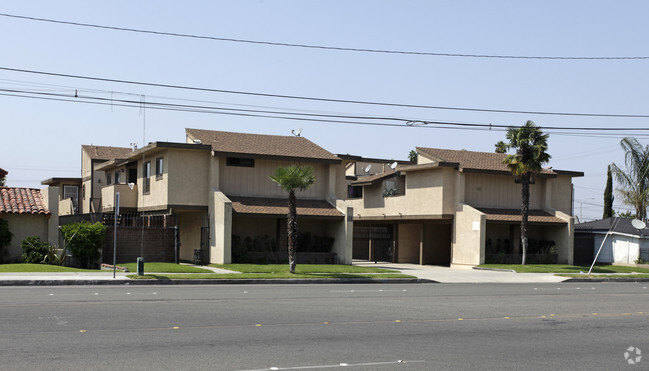 Primary Photo - Magnolia Apartments